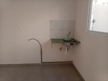 CASA DE 2 RECÁMARAS UBICADO EN ZONA RESIDENCIAL, SAN MATEO NOPALA, OTZOLOTEPEC, ESTADO DE MÉXICO.