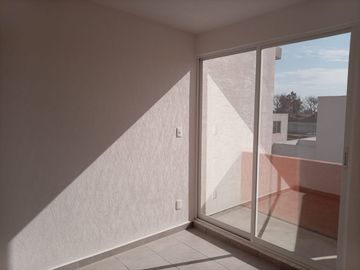 CASA DE 2 RECÁMARAS UBICADO EN ZONA RESIDENCIAL, SAN MATEO NOPALA, OTZOLOTEPEC, ESTADO DE MÉXICO.