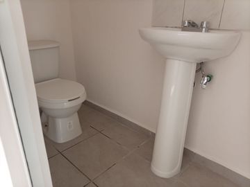CASA DE 2 RECÁMARAS UBICADO EN ZONA RESIDENCIAL, SAN MATEO NOPALA, OTZOLOTEPEC, ESTADO DE MÉXICO.