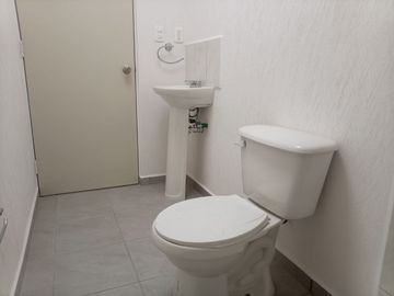 CASA DE 2 RECÁMARAS UBICADO EN ZONA RESIDENCIAL, SAN MATEO NOPALA, OTZOLOTEPEC, ESTADO DE MÉXICO.