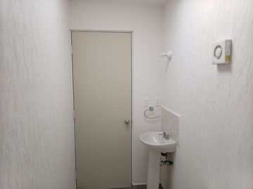 CASA DE 2 RECÁMARAS UBICADO EN ZONA RESIDENCIAL, SAN MATEO NOPALA, OTZOLOTEPEC, ESTADO DE MÉXICO.