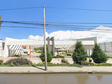 CASA DE DOS NIVELES EN FRACCIONAMIENTO CON 3 RECÁMARAS, SAN PEDRO TOTOLTEPEC, TOLUCA, ESTADO DE MÉXICO.