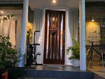 RUMAH  DI PERUM THE EAGLE HILLS MANGUNHARJO TEMBALANG SEMARANG