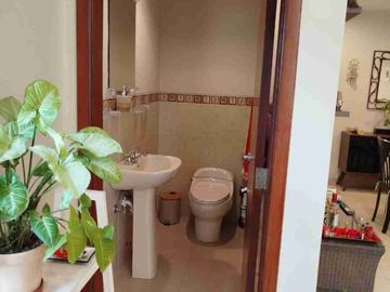 Alquiler de Departamento Amoblado en Colinas de Los ceibos cerca de Olivos Park. Incluye alicuota
