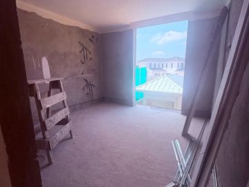 Casa en venta en Samborondón, Aires Norte, 4 dormitorios, 4 baños, 260.23 m²