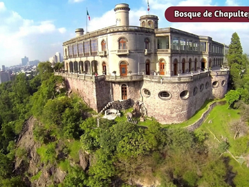 Departamento amueblado en venta con vistas a la ciudad desde el balcón