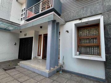 dijual rumah 2 lantai semi furnished harga menarik di Taman kopo indah 3 bandung