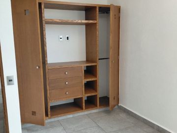 RENTA DEPARTAMENTO DE 3 HABITACIONES EN AVENIDA HUAYACAN