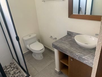 RENTA DEPARTAMENTO DE 3 HABITACIONES EN AVENIDA HUAYACAN