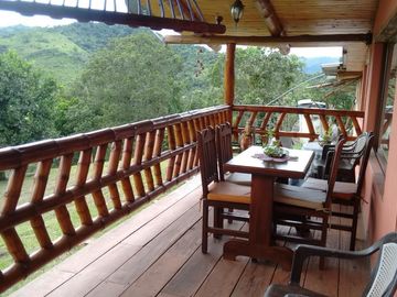 Vendo finca de 10 hectáreas entre Gualea y Pacto