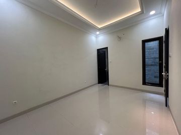 Rumah 2 Lantai di Duren Sawit Jakarta Timur. Baru dan SHM