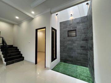 Rumah 2 Lantai di Duren Sawit Jakarta Timur. Baru dan SHM