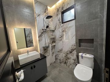 Rumah 2 Lantai di Duren Sawit Jakarta Timur. Baru dan SHM