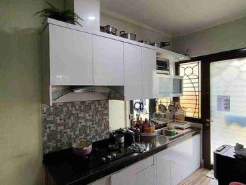 Di Jual Rumah 2 Lantai Bagus Cepat, Lokasi Strategis, Bebas Banjir, di Cluster Burgundy, Summarecon Bekasi