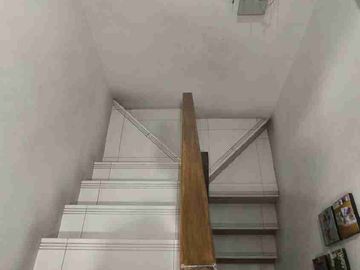 Di Jual Rumah 2 Lantai Bagus Cepat, Lokasi Strategis, Bebas Banjir, di Cluster Burgundy, Summarecon Bekasi