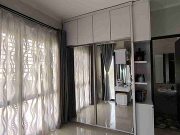 Di Jual Rumah 2 Lantai Bagus Cepat, Lokasi Strategis, Bebas Banjir, di Cluster Burgundy, Summarecon Bekasi