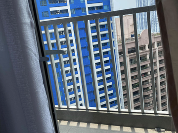 The Ellis Makati, Salcedo Village 2 Bedroom Condo For Sale