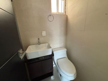 Departamento NUEVO!! en renta cerca de la UAG! 2 recámaras con baño completo.