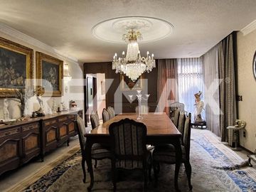 Casa en venta en Colonia Tlalpan Centro II, Alcaldía Tlalpan, CDMX  Ideal para vivir o invertir, 750 m2 de construccion.