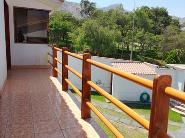 SE ALQUILA CASA DE 4HAB+4 BAÑOS + 2 COCHERAS EN LA PLANICIE ETAPA 2 LA MOLINA
