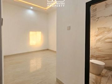 RUMAH BARU CANTIK SIAP HUNI DI KENCANA LOKA, BSD