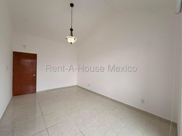 Casa en Renta en Valle de Juriquilla, Qro.