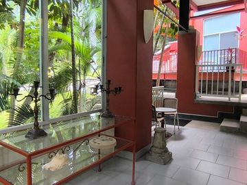 Hotel -casa en venta en  fraccionamiento club de golf Santa Fe, Morelos- 7 recamaras, 13 baños completos