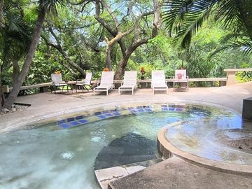 Hotel -casa en venta en  fraccionamiento club de golf Santa Fe, Morelos- 7 recamaras, 13 baños completos