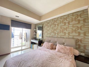 Dijual 2Br+ 1 di Apartemen Mediterania Garden, Lantai Sedang