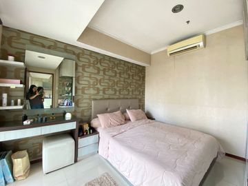 Dijual 2Br+ 1 di Apartemen Mediterania Garden, Lantai Sedang