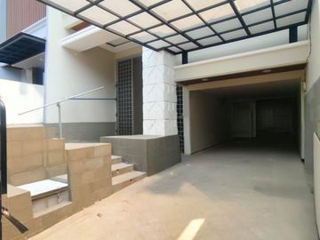Rumah Baru Puri Indah Jakarta Barat 4 Lantai