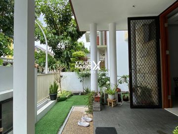 Dijual Rumah Modern 2Lt Full Furnish Ada Laundry Area dan Area Jemur Siap Huni Lingkungan Aman dan Bebas Banjir Lokasi Premium di Jantung Kota Malang