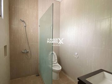 Dijual Rumah Modern 2Lt Full Furnish Ada Laundry Area dan Area Jemur Siap Huni Lingkungan Aman dan Bebas Banjir Lokasi Premium di Jantung Kota Malang
