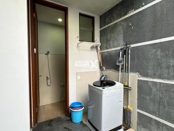 Dijual Rumah Modern 2Lt Full Furnish Ada Laundry Area dan Area Jemur Siap Huni Lingkungan Aman dan Bebas Banjir Lokasi Premium di Jantung Kota Malang
