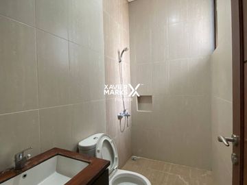 Dijual Rumah Modern 2Lt Full Furnish Ada Laundry Area dan Area Jemur Siap Huni Lingkungan Aman dan Bebas Banjir Lokasi Premium di Jantung Kota Malang