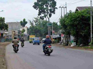Gudang kecil pinggir jalan raya narogong