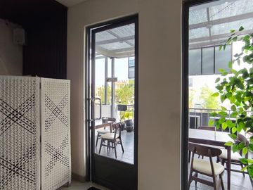 Disewakan Ruko Maggiore Siap Pakai Full Interior EX Resto + Kitchen Gandeng