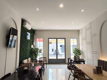 Disewakan Ruko Maggiore Siap Pakai Full Interior EX Resto + Kitchen Gandeng