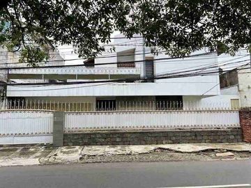 Dijual rumah hitung tanah tepat di kawasan elite dharmawangsa, jakarta selatan