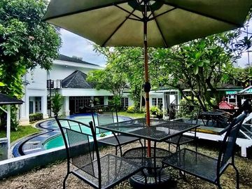 rumah private pool dalam perumahan, nyaman akses jalan lebar