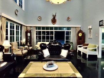 rumah private pool dalam perumahan, nyaman akses jalan lebar