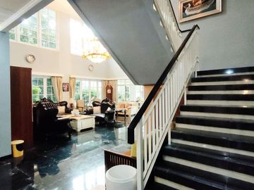 rumah private pool dalam perumahan, nyaman akses jalan lebar