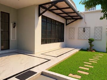 rumah 1 lantai klasik dekat perumahan intan cilandak