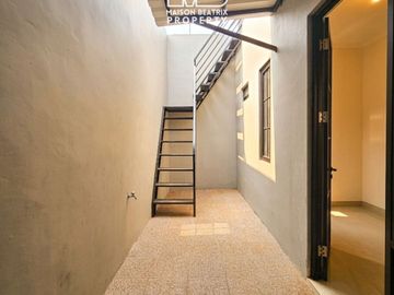 RUMAH BARU CANTIK SIAP HUNI DI KENCANA LOKA, BSD
