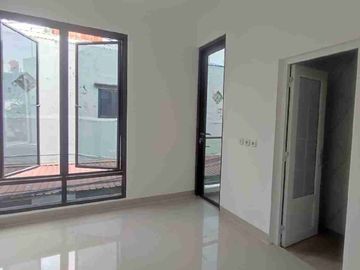 Dijual Rumah Dekat Akses Jalan Tol Tinggal 1 unit lagi Di Jakarta Pusat