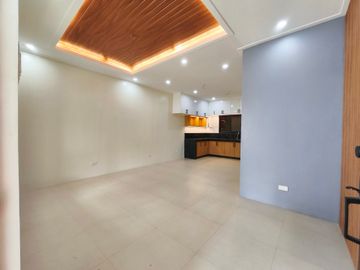 Tandang Sora Quezon City 3 Storey Townhouse For Sale 4 Bedrooms near Mindanao Ave RG
