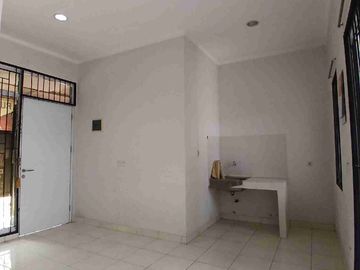 DIJUAL RUMAH 2 LANTAI NYAMAN DAN ASRI AREA SERPONG