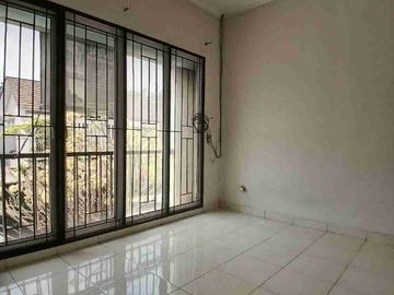 DIJUAL RUMAH 2 LANTAI NYAMAN DAN ASRI AREA SERPONG