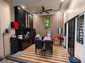 Dijual Cepat Rumah 2,5 Lantai di Legenda Bali, Batam Center