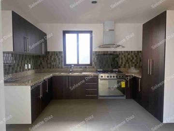Casa en Puerta Real 2da secc